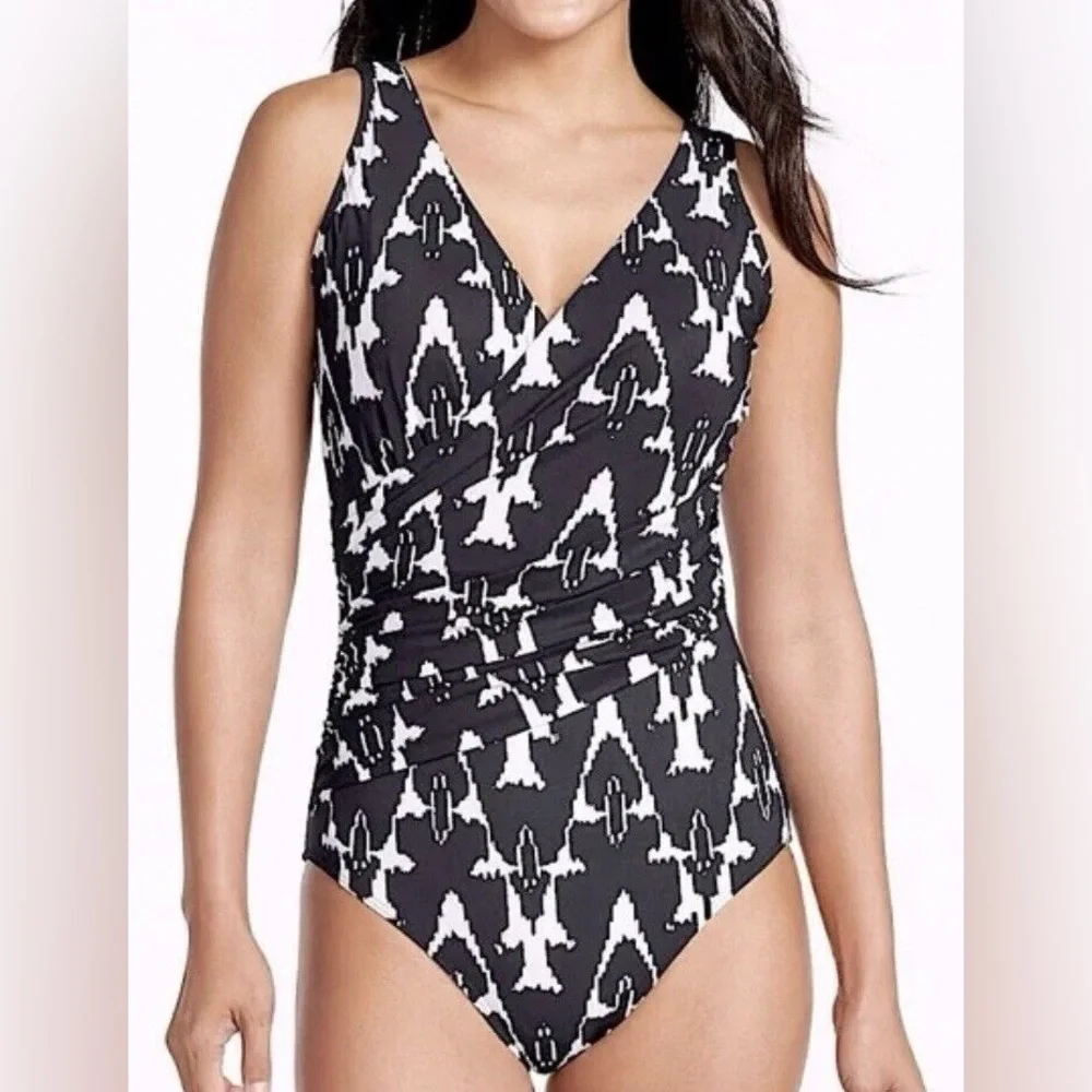 NWT LL Bean Women’s Slimming Swimsuit Tanksuit in Black Ikat in size 18 regular